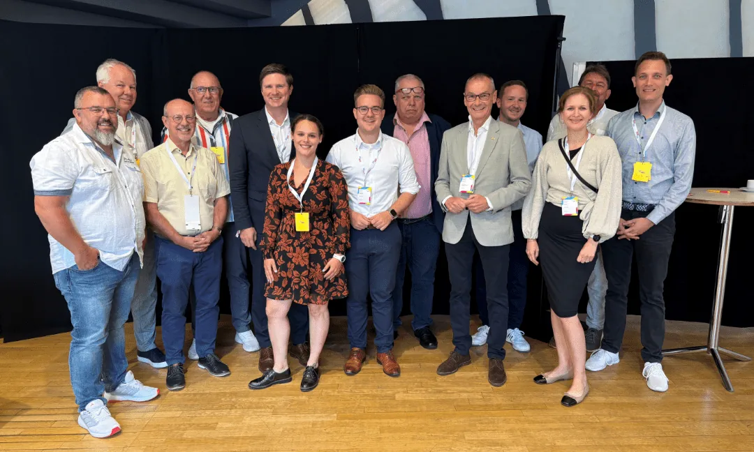 Gruppenfoto von Mitgliedern des FDP-Kreisverbands Böblingen beim Landesparteitag in Pforzheim