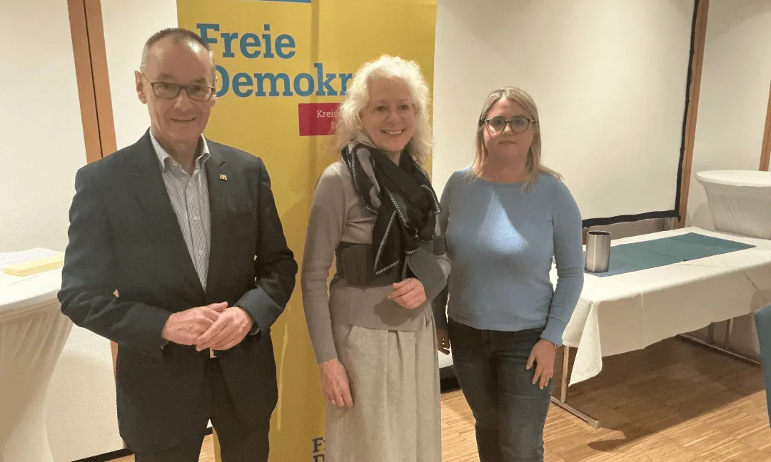 Dr. Christine Watrinet (Mitte) bei ihrer Nominierung zur Landtagskandidatin